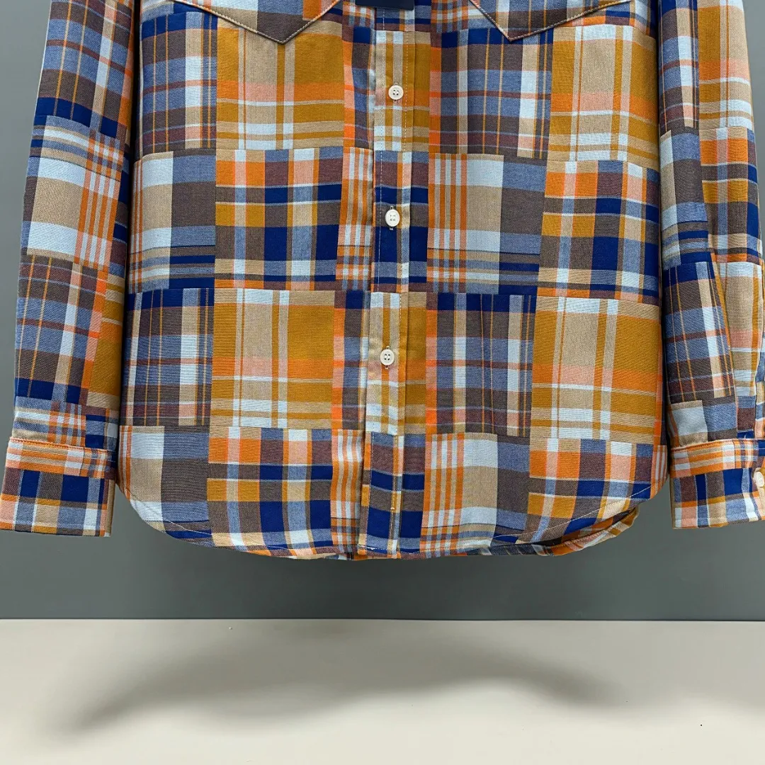P280 Ralph Lauren/Ralph Lauren cotton plaid shirt is made of 100% pure cotton. The cotton fiber is naturally mild and non-irritating to the skin. It is suitable for people of all skin types. The high-density weaving method gives the fabric a crisp texture and is not easy to deform and pill. It can still maintain a neat shape after multiple washings. It is durable and has a loose fit. The upper body is three-dimensional and the lines are smooth and natural. From the shoulder line to the waist line and then to the hem, the line transition is smooth. There are no unnecessary folds or accumulations. The overall shape is neat and stretched. Size: S M L XL